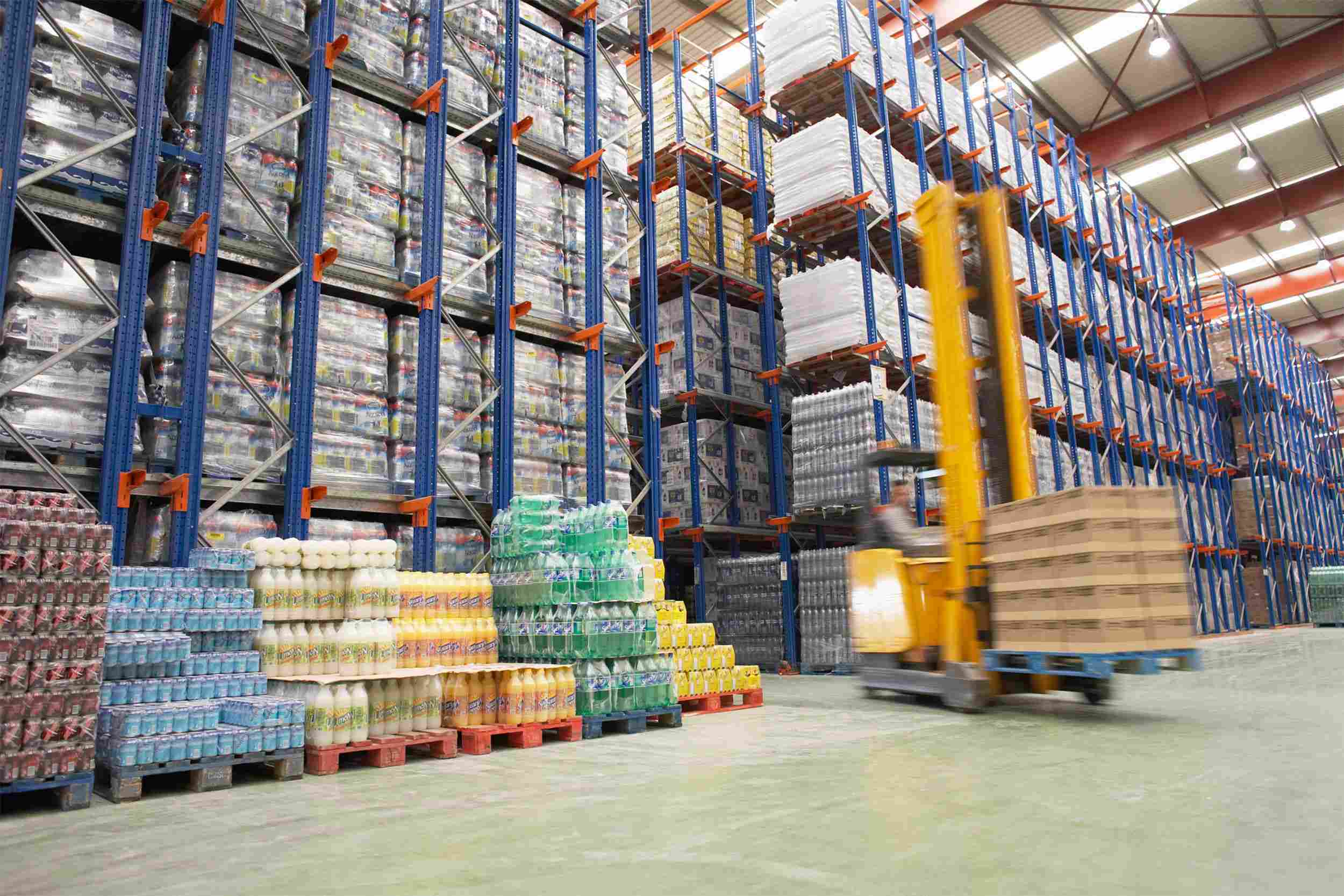 https://allied-express.com/wp-content/uploads/2015/09/Warehouse-and-lifter.jpg